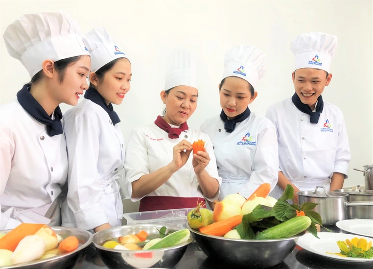 Nên cho trường nghề dạy văn hóa 7 môn - Ảnh 1.