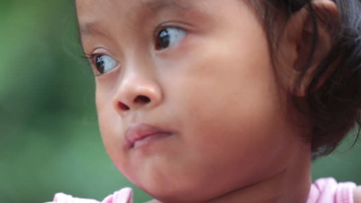 Phim Hai đứa trẻ của Tạ Quỳnh Tư: Nỗi đau từ vụ trao nhầm con - Ảnh 1.