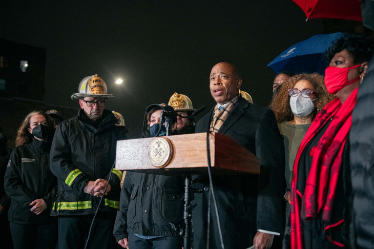 Nạn nhân vụ hỏa hoạn thảm kịch ở New York: Chúng tôi chỉ cố mà thở - Ảnh 3.