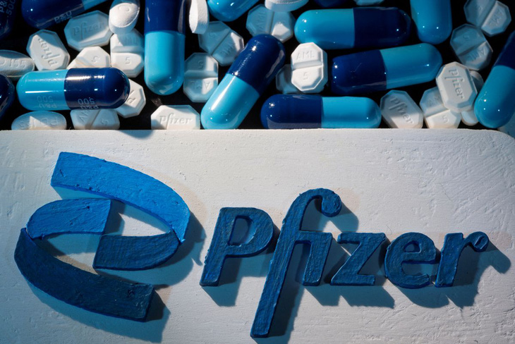CEO Pfizer: Vắc xin ngừa Omicron sẽ sẵn sàng vào tháng 3 - Ảnh 1.
