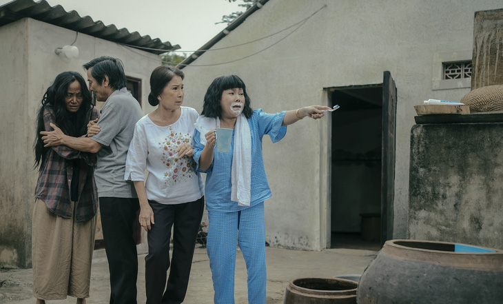 Việt Hương, Nam Em đóng phim Tết Nhà không bán; Khỏi COVID-19 nhưng Đỗ Thị Hà chưa thể về Việt Nam - Ảnh 2.