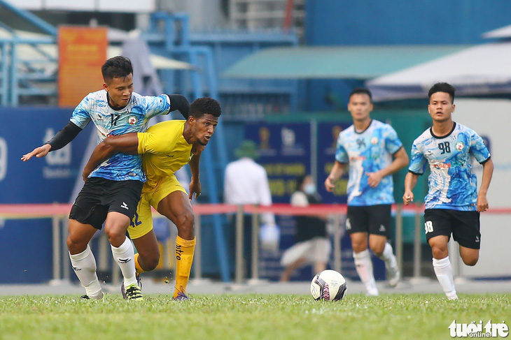 SLNA thử việc nhiều ngoại binh trước thềm V-League 2022 - Ảnh 4.