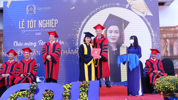 Lễ tốt nghiệp đặc biệt của sinh viên Đại học Gia Định - Ảnh 2.