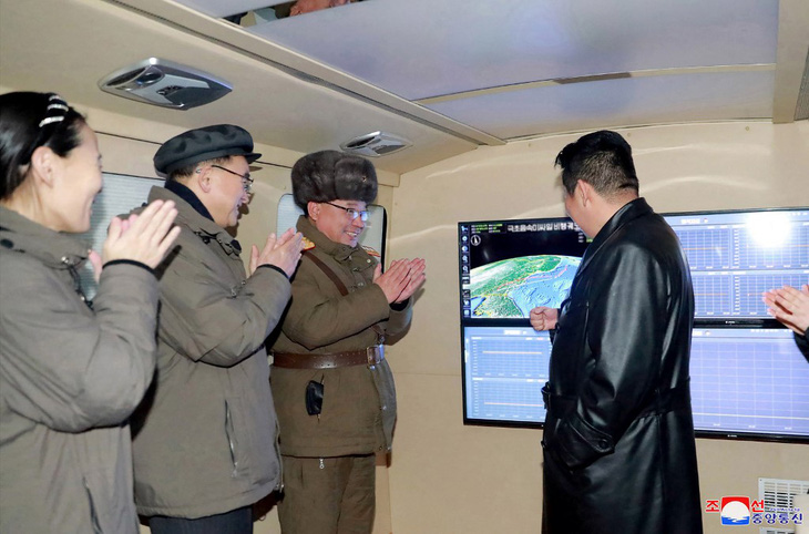 Ngoại trưởng Mỹ giải thích lý do Triều Tiên liên tiếp thử tên lửa - Ảnh 1.