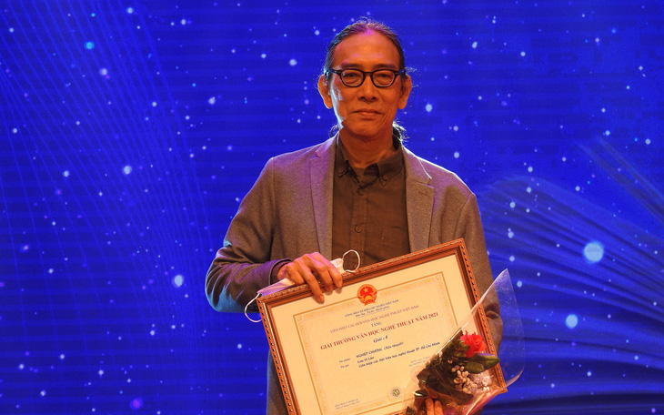 "Nghiệp chướng" của Lưu Vĩ Lân giành giải A Giải thưởng văn học nghệ thuật năm 2021