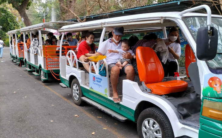 Lễ này Thảo cầm viên đón 36.000 lượt khách, nhiều điểm vui chơi vẫn còn 