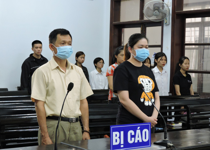 Cựu giám đốc Sở Ngoại vụ tỉnh Khánh Hòa và nhân viên đều được giảm án tù - Ảnh 1.