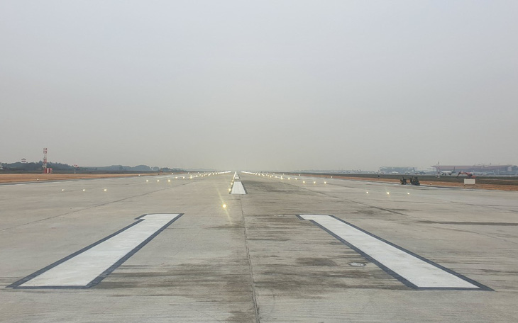 Sân bay Nội Bài đã khai thác đầy đủ 2 đường băng