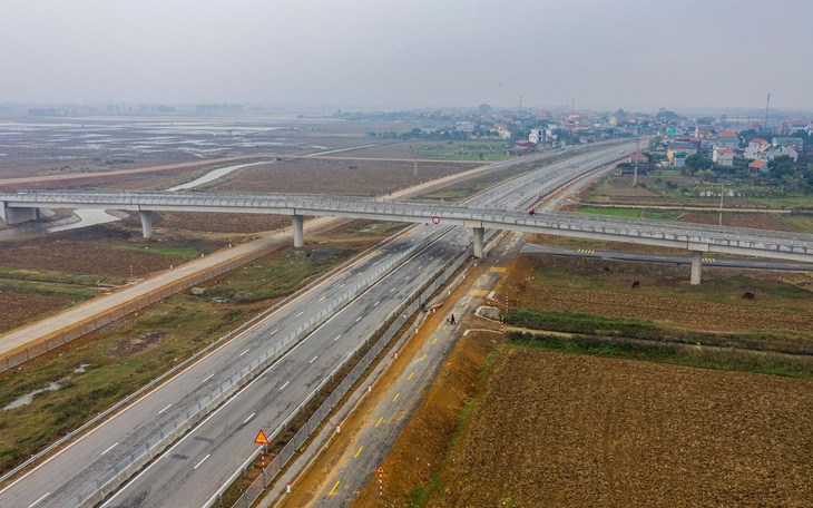 Từ 13h ngày 28-1, ôtô được chạy trên cao tốc Cao Bồ - Mai Sơn