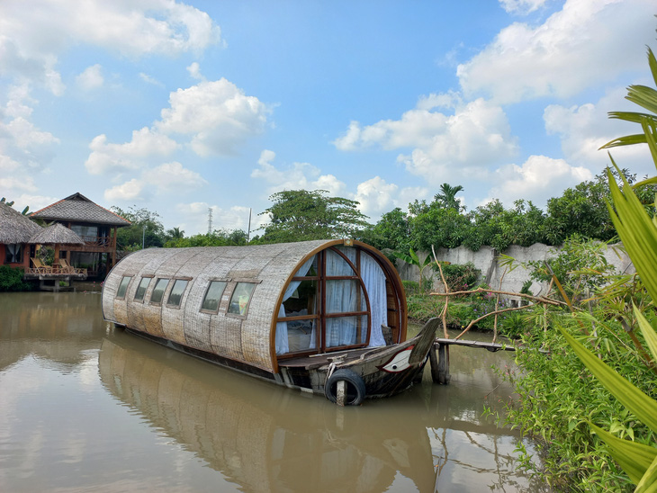 Thuyền phòng độc lạ ở miền Tây - Ảnh 1.