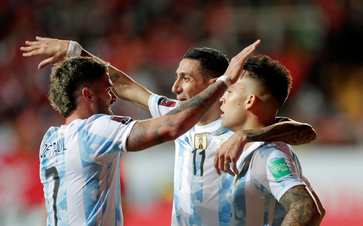 Argentina đá bại Chile, Brazil hòa Ecuador