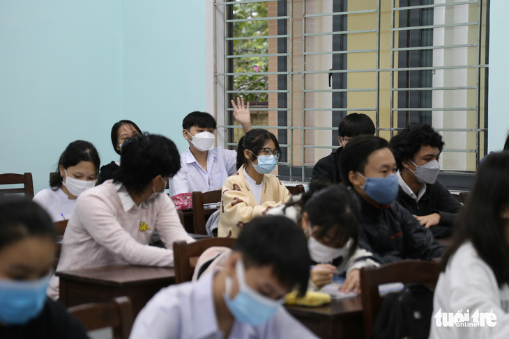Học sinh lớp 7 ở Đà Nẵng đi học trực tiếp sau Tết, mầm non và tiểu học còn chờ - Ảnh 1.