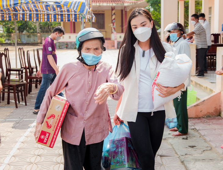 Hồng Phượng không muốn lợi dụng tên tuổi cậu ruột Vũ Linh - Ảnh 2.