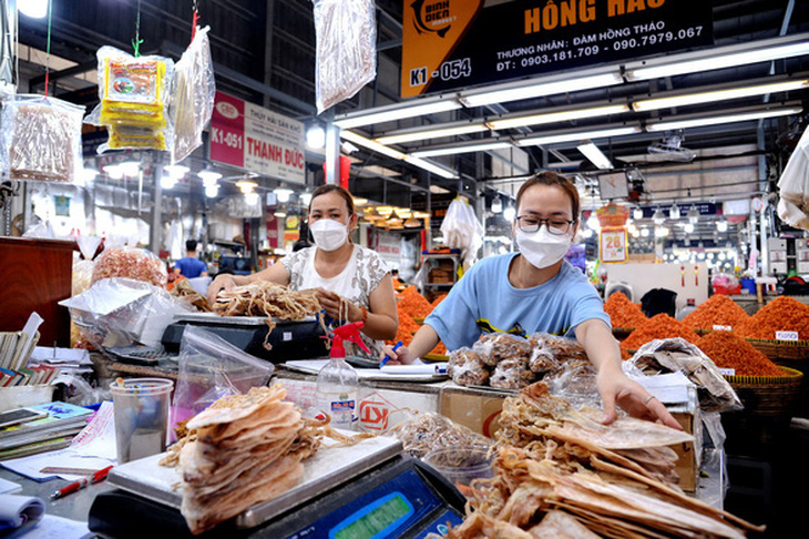 Thủ tướng: Địa phương không được tự đặt yêu cầu phòng dịch, không lợi dụng Tết tăng giá - Ảnh 1.