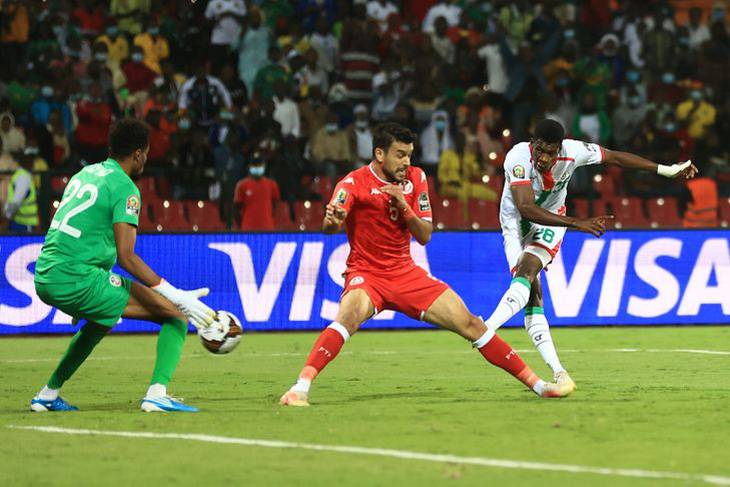 Burkina Faso và Cameroon vào bán kết CAN 2022 - Ảnh 2.