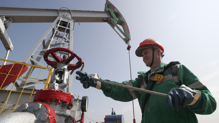 OPEC+ tăng thêm 400.000 thùng dầu/ngày trong tháng 2 - Ảnh 1.
