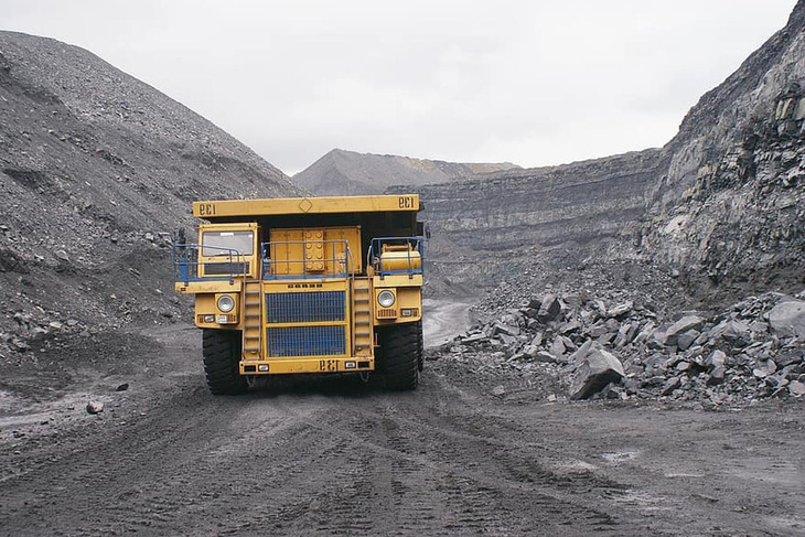 Giá than nhiệt ở Trung Quốc tăng do Indonesia cấm xuất khẩu than đá - Ảnh 1.