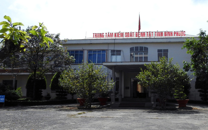 Vụ xin nộp lại quà của Việt Á: 6 cán bộ CDC Bình Phước liên tục 