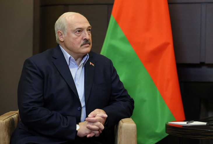 Tổng thống Lukashenko: Belarus triển khai lực lượng cùng Nga, đáp trả hiểm họa từ Kiev - Ảnh 1.