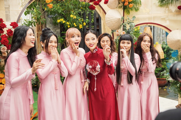 Không gian lễ vu quy đậm phong cách xưa của cô dâu Liêu Hà Trinh - Ảnh 7.