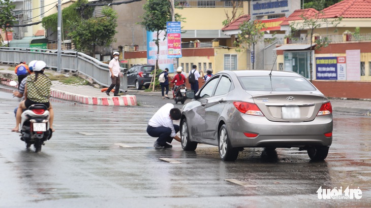 Cần Thơ ngập, học sinh được nghỉ đến hết ngày 13-10 - Ảnh 10.