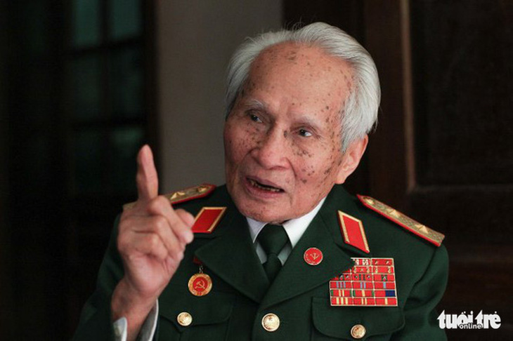 Trung tướng Nguyễn Quốc Thước nhận danh hiệu Công dân thủ đô ưu tú 2022 ở tuổi 96 - Ảnh 2.