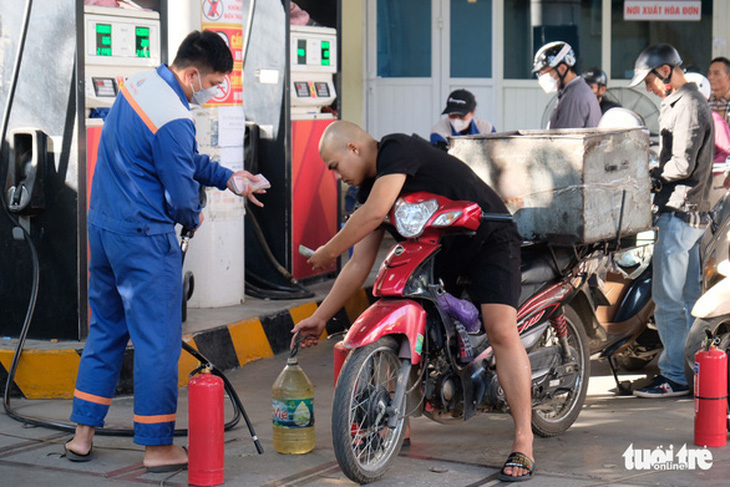 Bộ Công Thương lấy ý kiến các bộ ngành, địa phương sửa quy định về xăng dầu - Ảnh 1.