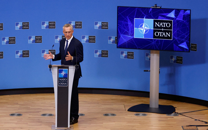 Ông Medvedev: NATO thừa nhận tham gia vào xung đột ở Ukraine