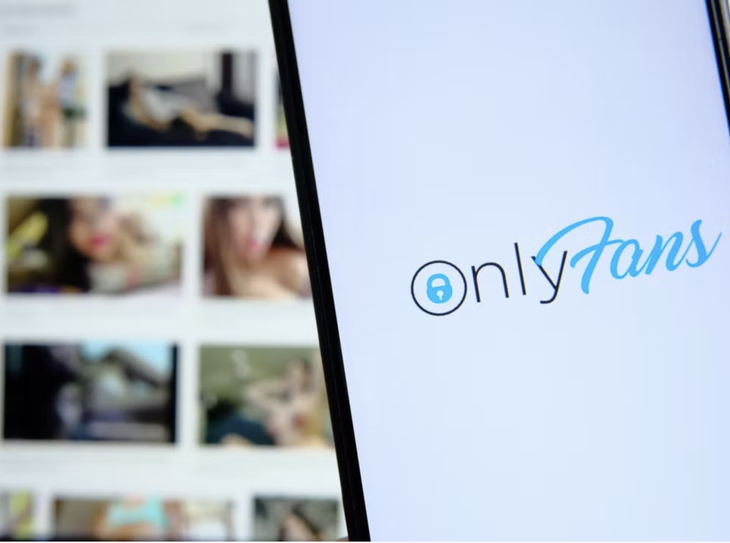 Người Singapore đầu tiên bị phạt tù và tiền vì đăng nội dung khiêu dâm lên OnlyFans - Ảnh 1.