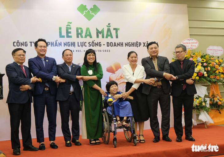 Người phụ nữ truyền cảm hứng Nguyễn Thị Vân: Cam kết dành thời gian còn lại cho người khuyết tật - Ảnh 2.