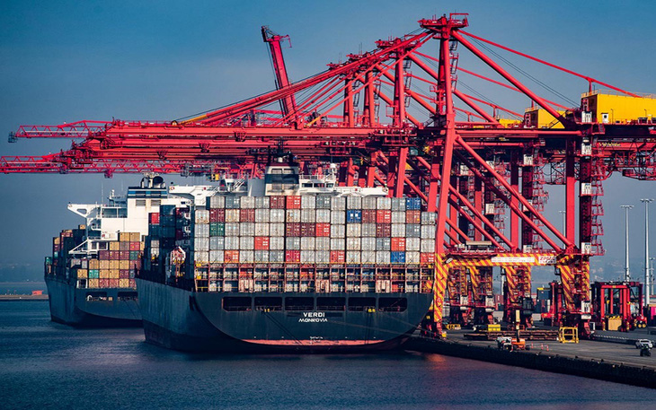 Chi phí vận tải đường biển trên thế giới giảm nhanh chóng - Ảnh 1.