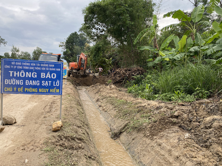 Miền Trung mưa trắng trời, khẩn cấp di dời hàng chục ngàn dân khỏi nơi nguy hiểm - Ảnh 5.