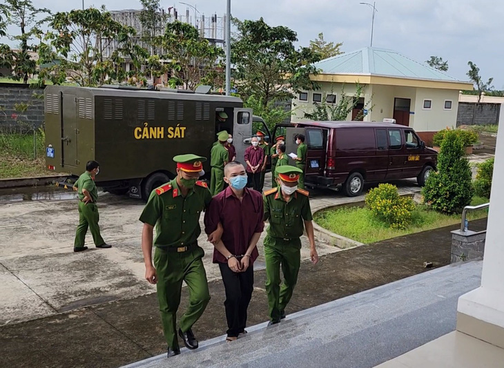 Hoãn phiên phúc thẩm tịnh thất Bồng Lai theo yêu cầu của luật sư bảo vệ bị hại - Ảnh 1.