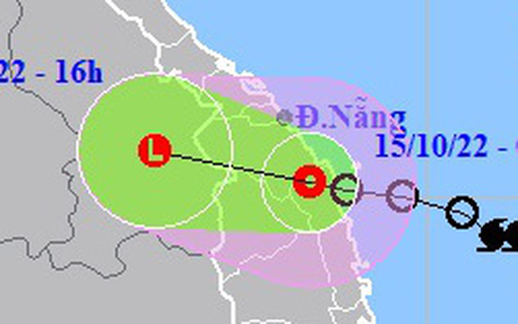 Áp thấp nhiệt đới đổ bộ Quảng Nam - Quảng Ngãi, trong 9 giờ Thừa Thiên Huế mưa 570mm