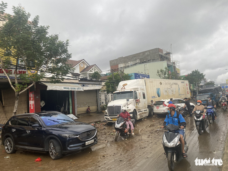 Ít nhất 4 người chết trong trận mưa ngập tại Đà Nẵng - Ảnh 1.