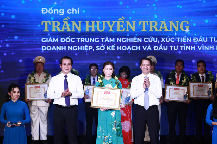 Tuyên dương 42 gương cán bộ, công chức, viên chức trẻ giỏi toàn quốc - Ảnh 1.