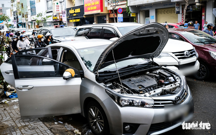 Sau lũ ô tô ngập nước đầy đường, bảo hiểm trả chi phí sửa chữa ra sao?