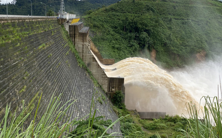 Quảng Nam yêu cầu 4 thủy điện ở thượng nguồn hạ mực nước hồ chứa