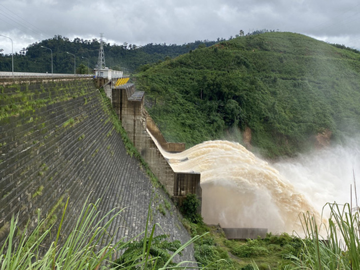 Quảng Nam yêu cầu 4 thủy điện ở thượng nguồn hạ mực nước hồ chứa - Ảnh 1.