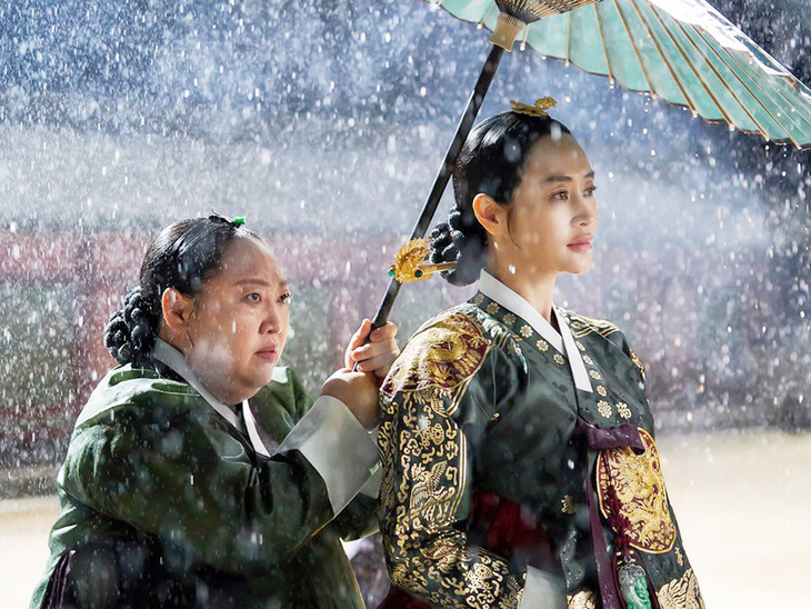 Phim cổ trang của bom sex Kim Hye Soo mở màn với rating cao ngất - Ảnh 3.