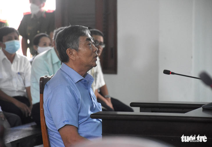 Vụ ‘giảm giá 262 lô đất’: Cựu phó chủ tịch tỉnh Phú Yên nói trách nhiệm thuộc về tập thể - Ảnh 2.