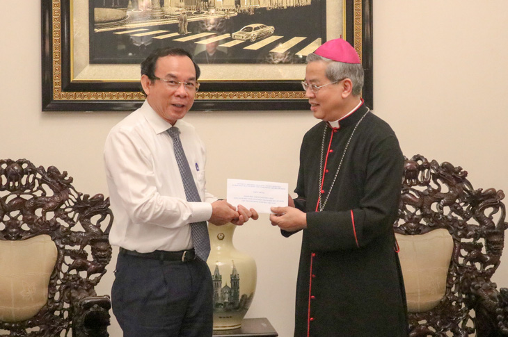 Bí thư Nguyễn Văn Nên thăm, chúc mừng tân chủ tịch Hội đồng Giám mục Việt Nam - Ảnh 2.