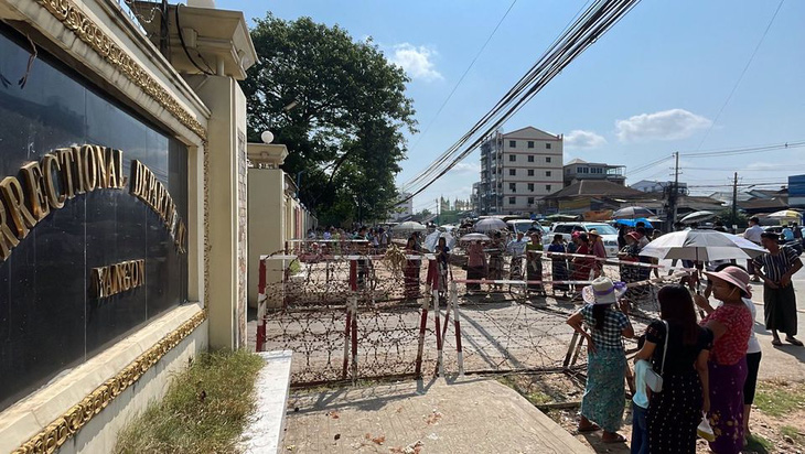 Nổ nhà tù ở Myanmar, ít nhất 8 người chết - Ảnh 1.