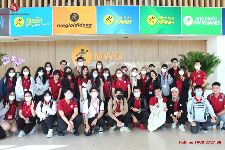 Sinh viên ĐH Ngoại thương tham quan thực tế tại MWG - Ảnh 1.