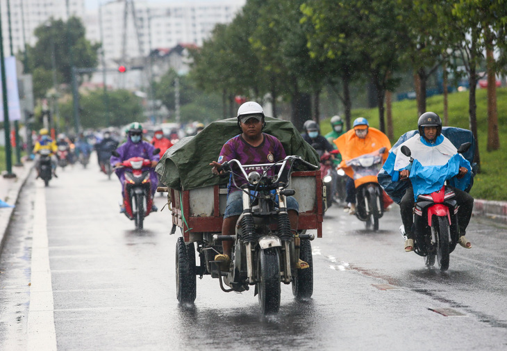 Thời tiết 22-10: Nam Bộ mưa về chiều, Biển Đông sắp có áp thấp - Ảnh 1.