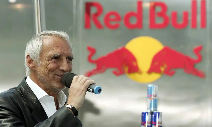 Tỉ phú Dietrich Mateschitz, đồng sáng lập hãng nước tăng lực Red Bull, qua đời - Ảnh 1.