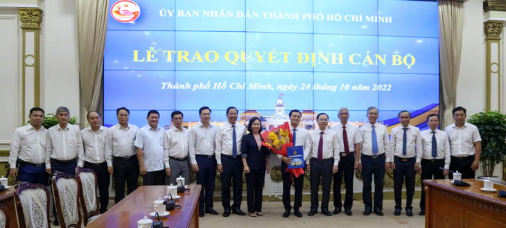 Trao quyết định phê chuẩn phó chủ tịch UBND TP.HCM cho ông Bùi Xuân Cường - Ảnh 2.