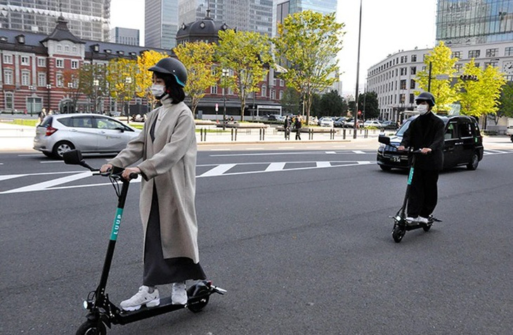 Nhật Bản: Tai nạn chết người vì chạy scooter điện khi say xỉn - Ảnh 1.