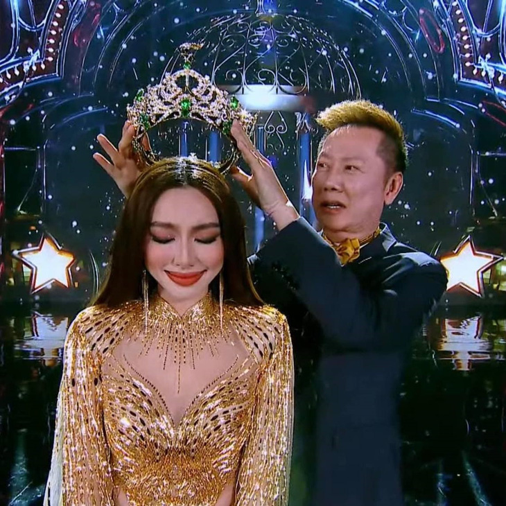 Thú vị Hoa hậu Thùy Tiên phát biểu kết thúc nhiệm kỳ bằng 4 thứ tiếng - Ảnh 5.