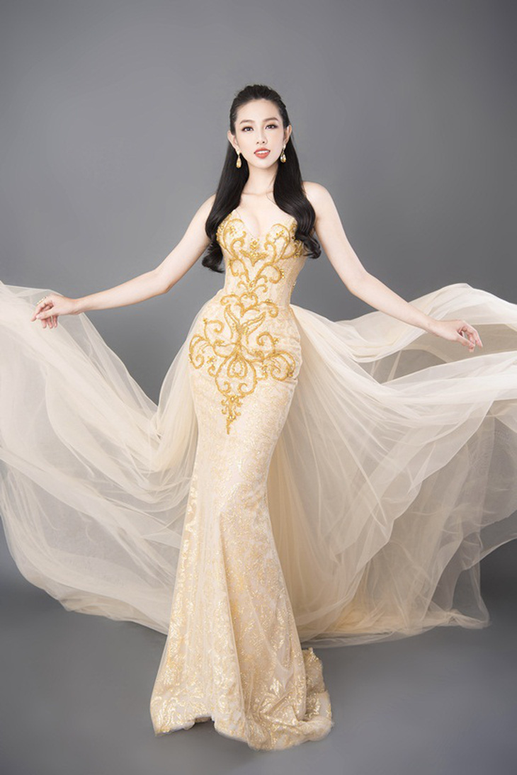 Hoa hậu Thùy Tiên tỏa sáng với thiết kế từ 5.000 viên đá pha lê - Ảnh 17.